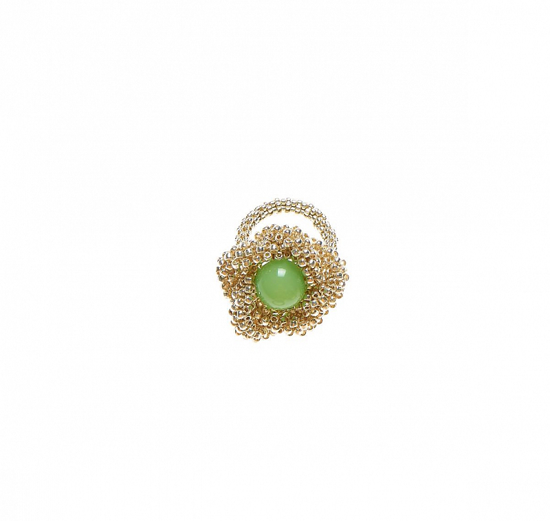 Кольцо BEADED BREAKFAST с цветком, в винтажном стиле, цвет серебро - зеленая бусина (фото 1)